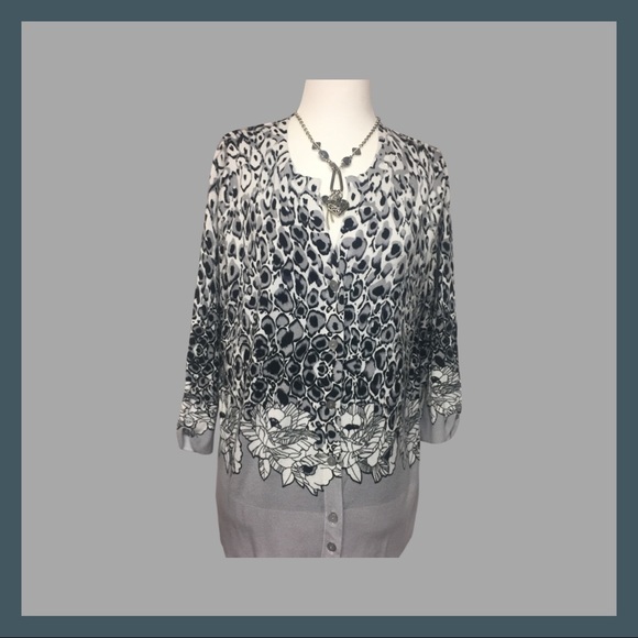 Cyrus Women’s Sweater, Size: L, Color: grey, white, black, button front-closure - Picture 3 of 14